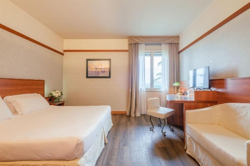 SHG Hotel Bologna image 47